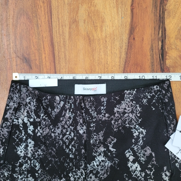 Skinny Girl Bailey Seamless Pull-On Legging in Gunmetal Snakeskin - Picture 7 of 9